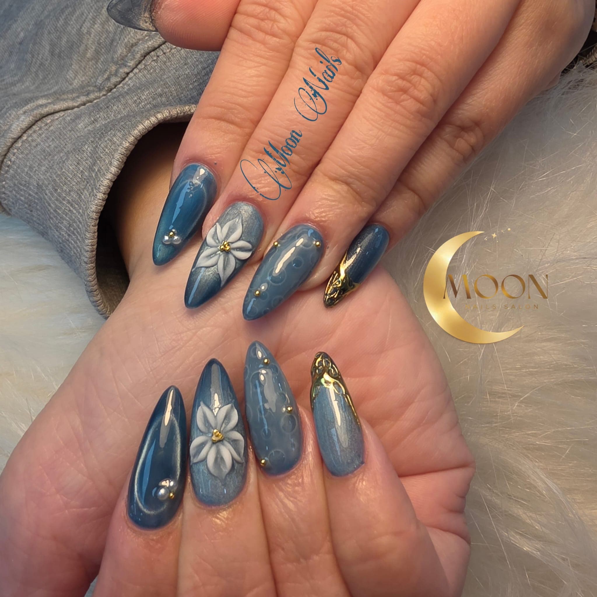 Moon Nails — nail art design 4