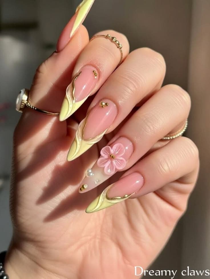 Moon Nails — nail art 1